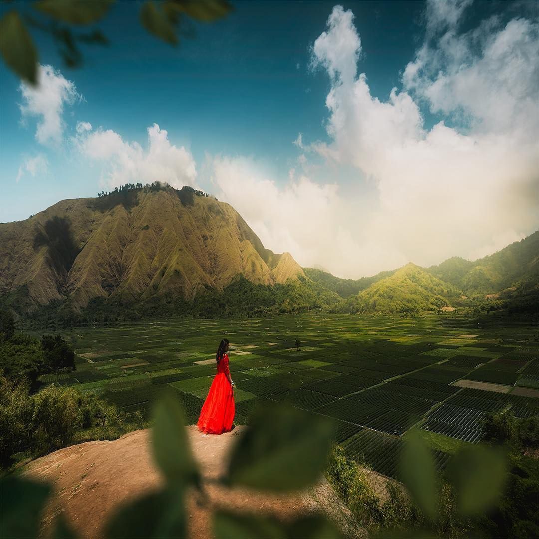https://mdw-travel-data-us-east-1.s3.amazonaws.com/img/country/Indonesia/Pergasingan-Hill/img_03.jpg