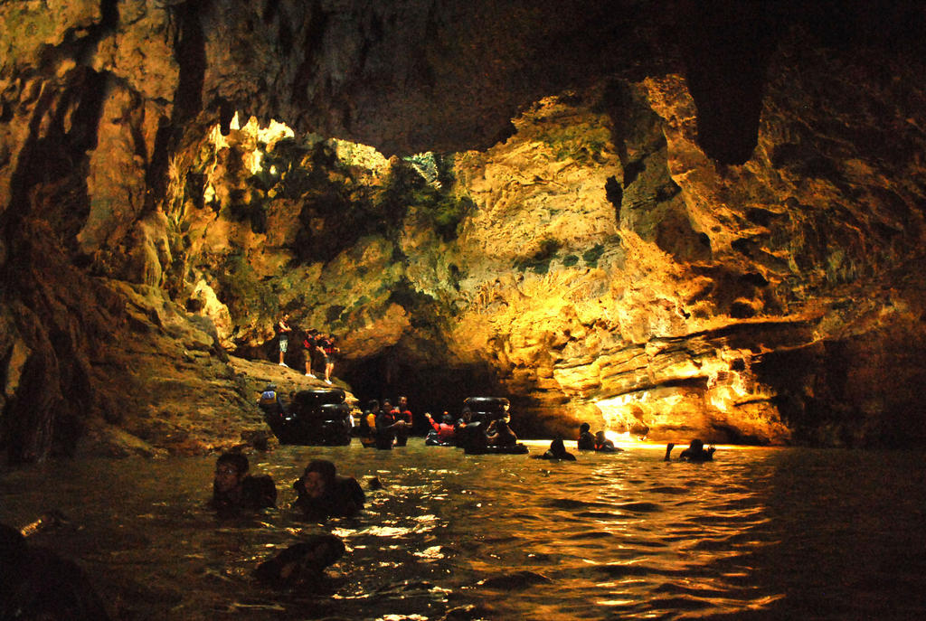 https://mdw-travel-data-us-east-1.s3.amazonaws.com/img/country/Indonesia/Pindul-Cave/img_02.jpg