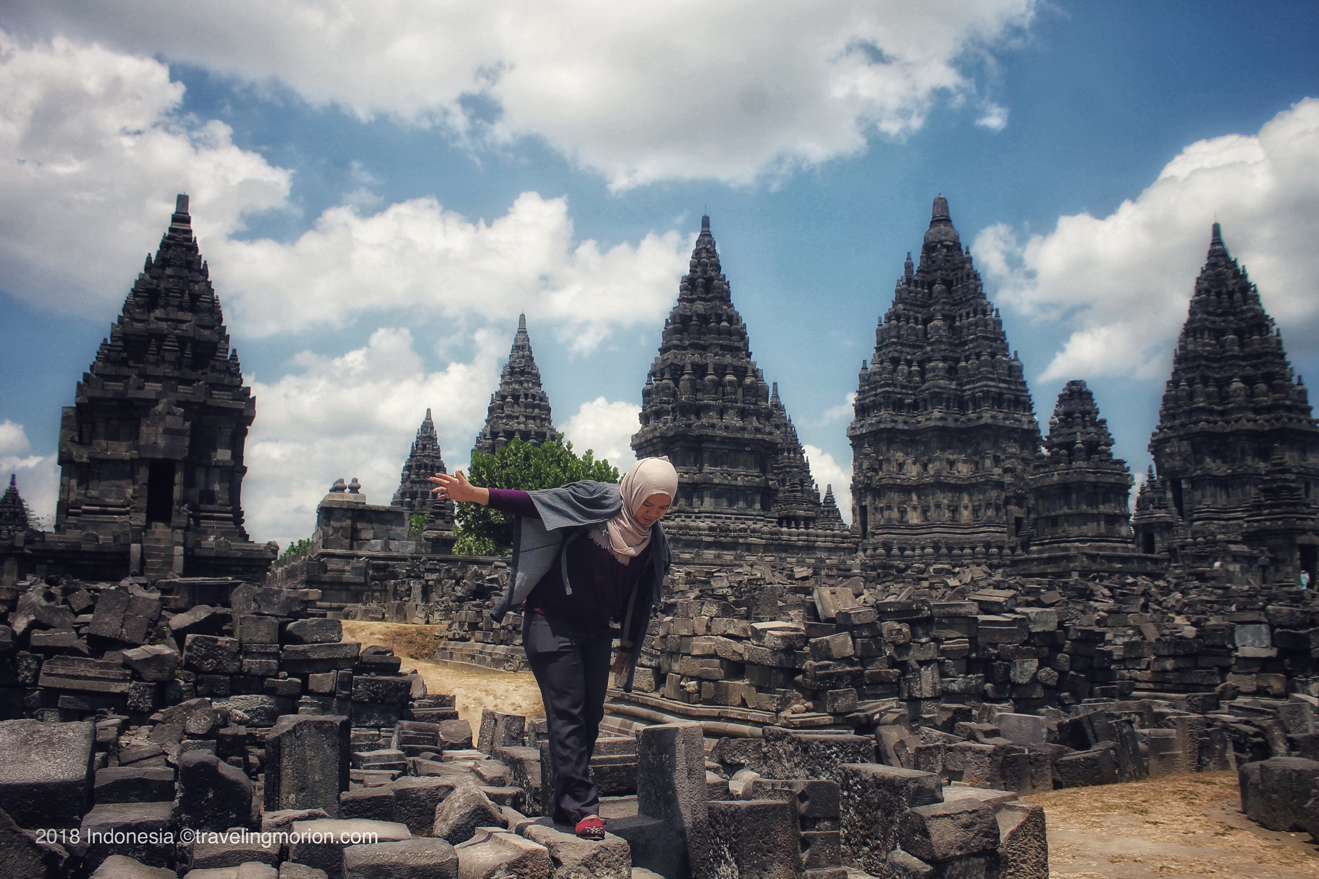 https://mdw-travel-data-us-east-1.s3.amazonaws.com/img/country/Indonesia/Prambanan-Temple/img_01.jpg