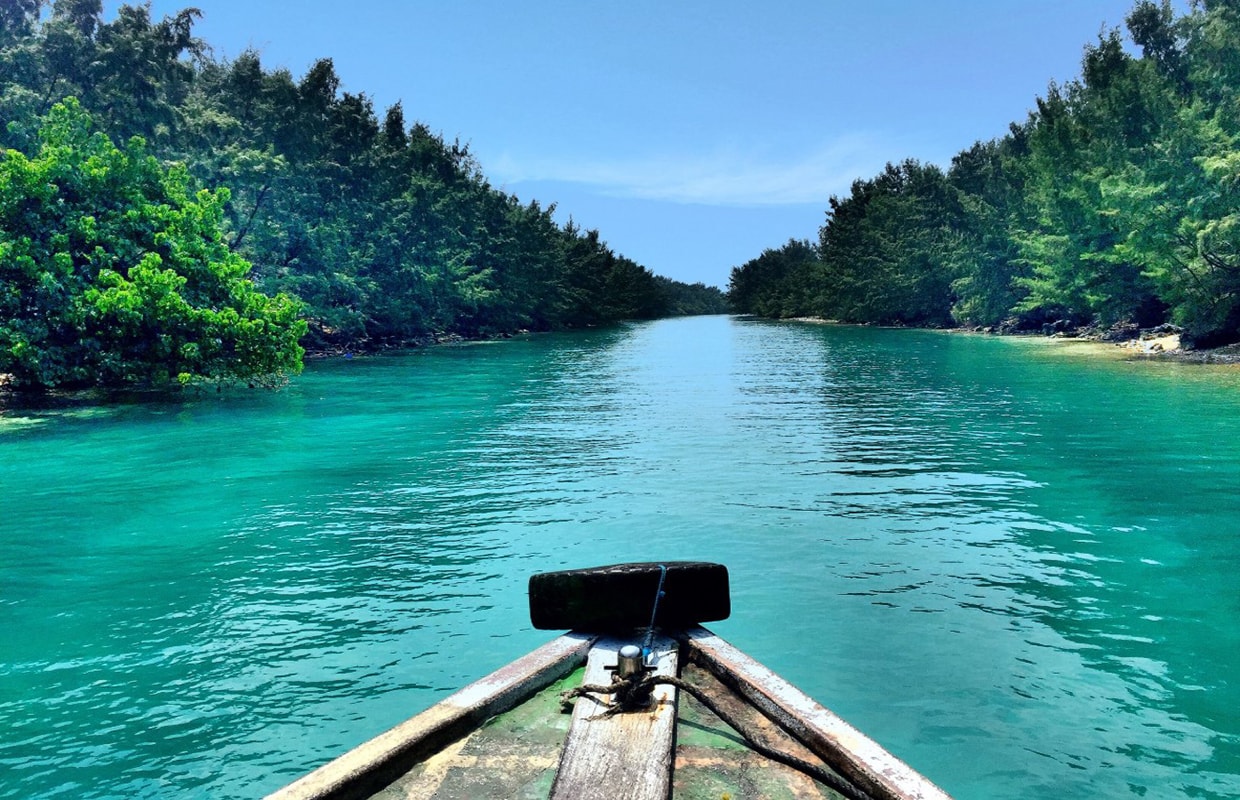 https://mdw-travel-data-us-east-1.s3.amazonaws.com/img/country/Indonesia/Pulau-Pramuka/img_00.jpg
