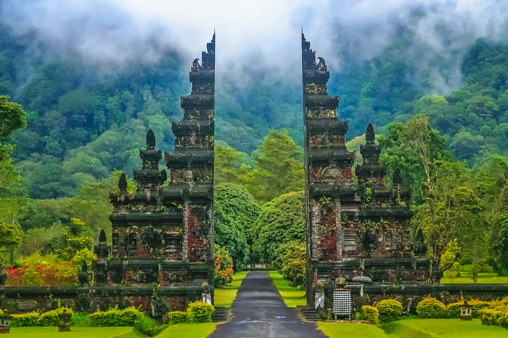 https://mdw-travel-data-us-east-1.s3.amazonaws.com/img/country/Indonesia/Pulo-Tempel/img_01.jpg
