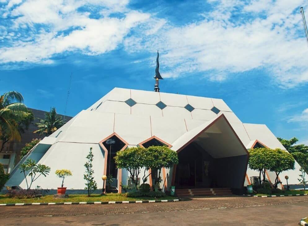 https://mdw-travel-data-us-east-1.s3.amazonaws.com/img/country/Indonesia/Pusaka-Rakyat-Museum/img_02.jpg