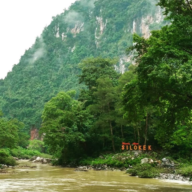 https://mdw-travel-data-us-east-1.s3.amazonaws.com/img/country/Indonesia/Ranah-Minang-Village/img_02.jpg