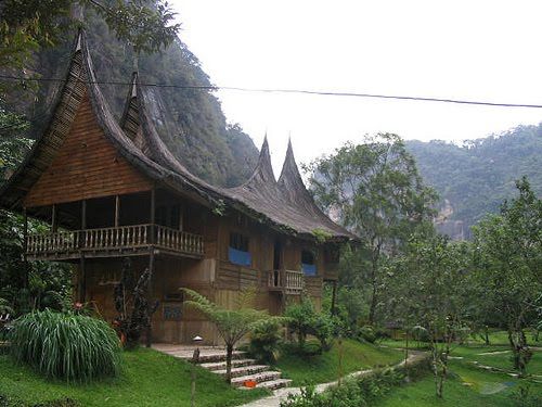 https://mdw-travel-data-us-east-1.s3.amazonaws.com/img/country/Indonesia/Ranah-Minang-Village/img_03.jpg