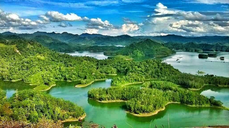 https://mdw-travel-data-us-east-1.s3.amazonaws.com/img/country/Indonesia/Riau-Cultural-Park/img_02.jpg