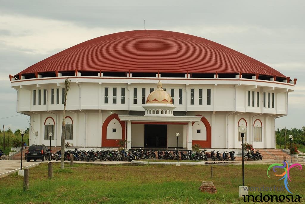 https://mdw-travel-data-us-east-1.s3.amazonaws.com/img/country/Indonesia/Riau-Cultural-Park/img_03.jpg