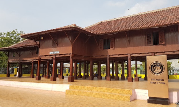 https://mdw-travel-data-us-east-1.s3.amazonaws.com/img/country/Indonesia/Rumah-Si-Pitung/img_03.jpg