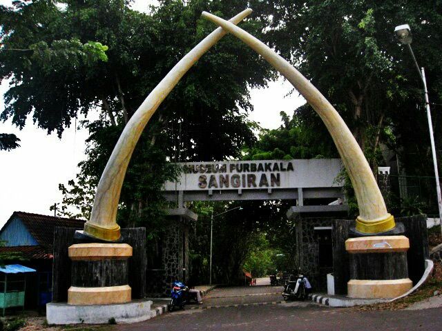 https://mdw-travel-data-us-east-1.s3.amazonaws.com/img/country/Indonesia/Sangiran-Museum/img_01.jpg