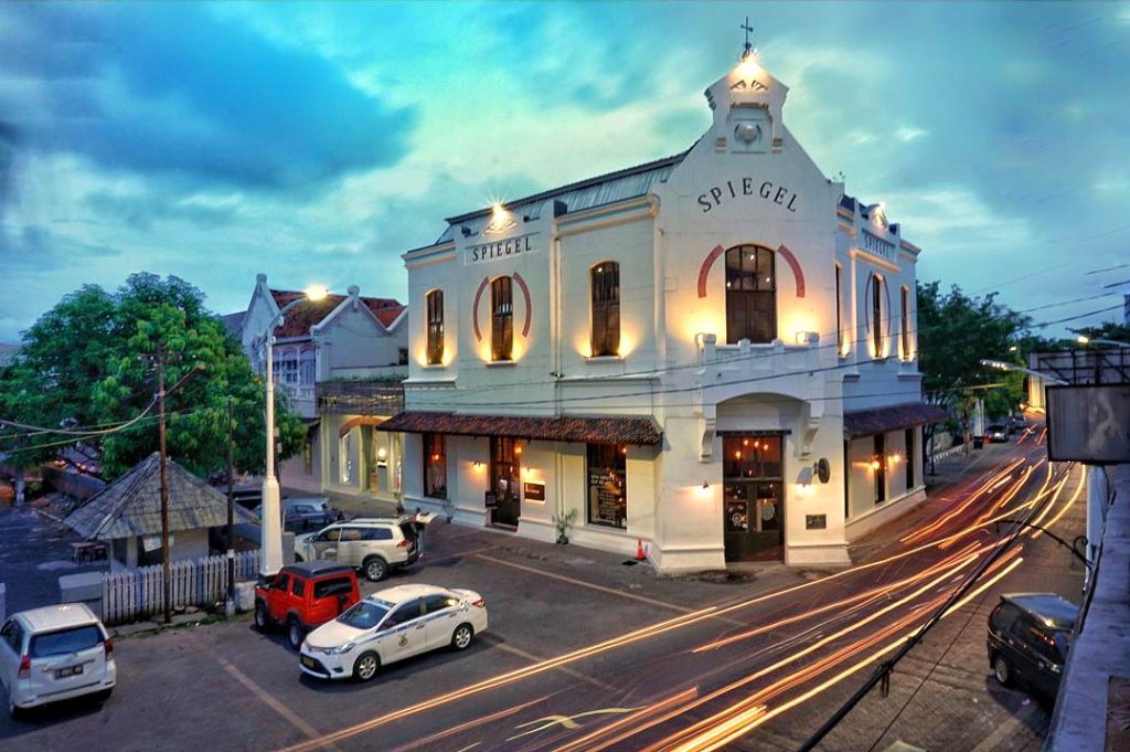 https://mdw-travel-data-us-east-1.s3.amazonaws.com/img/country/Indonesia/Semarang-Old-Town/img_02.jpg