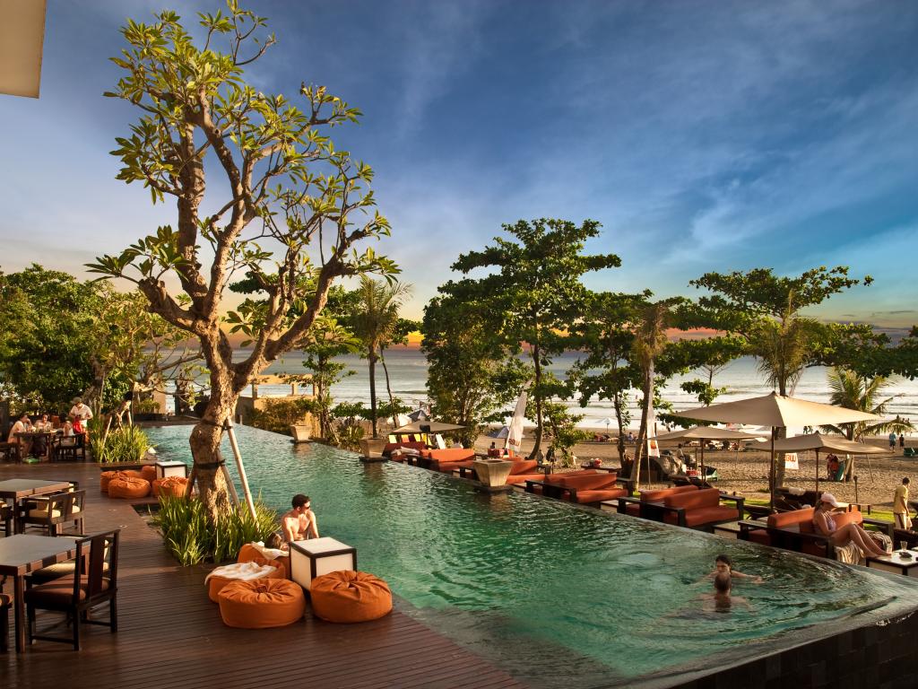 https://mdw-travel-data-us-east-1.s3.amazonaws.com/img/country/Indonesia/Seminyak-Beach/img_01.jpg