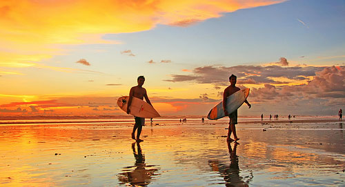 https://mdw-travel-data-us-east-1.s3.amazonaws.com/img/country/Indonesia/Seminyak-Beach/img_03.jpg