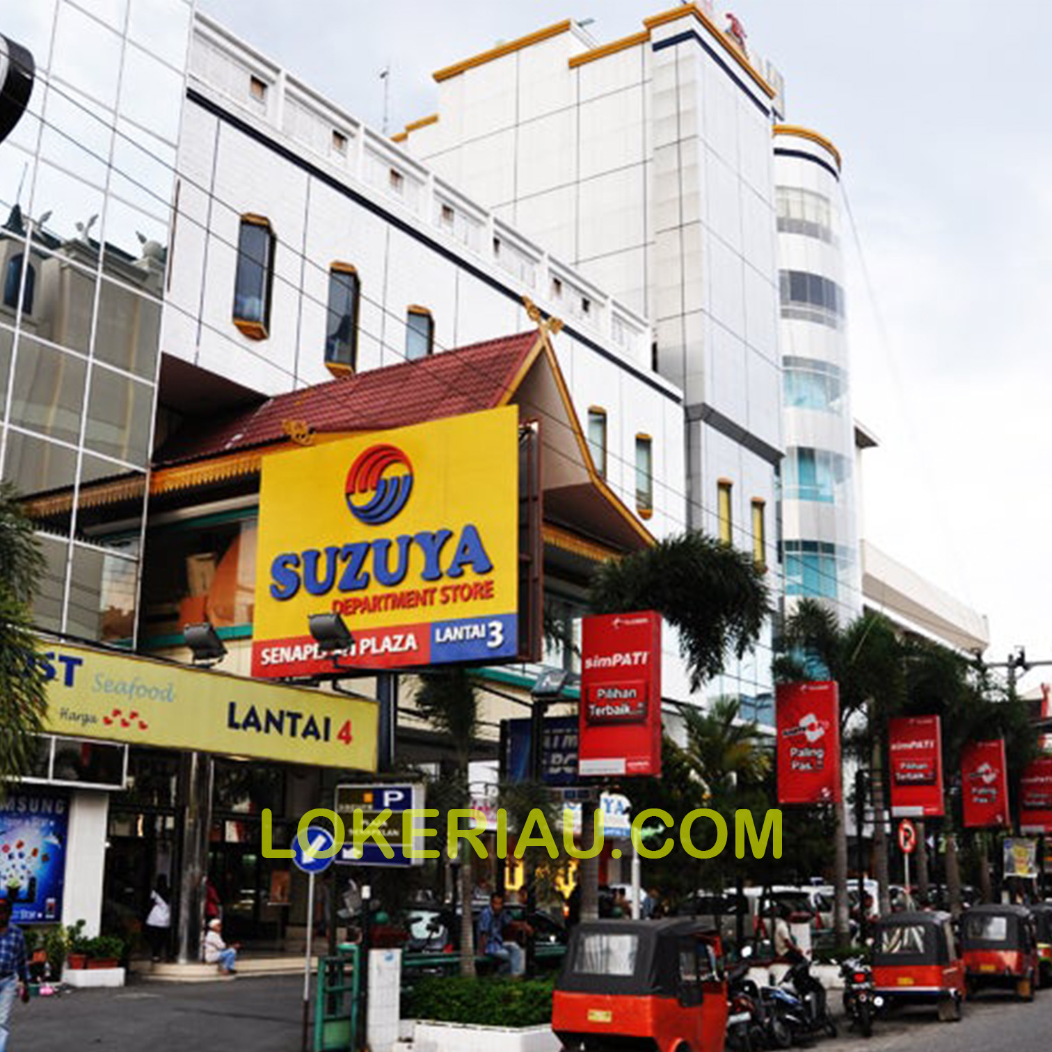 https://mdw-travel-data-us-east-1.s3.amazonaws.com/img/country/Indonesia/Senapelan-Plaza/img_02.jpg