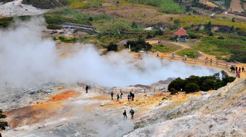 https://mdw-travel-data-us-east-1.s3.amazonaws.com/img/country/Indonesia/Sikidang-Crater/img_05.jpg