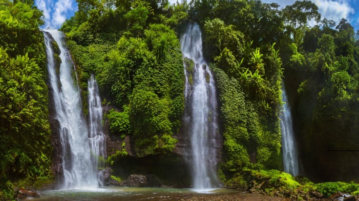 https://mdw-travel-data-us-east-1.s3.amazonaws.com/img/country/Indonesia/Sindukusuma-Waterfall/img_02.jpg