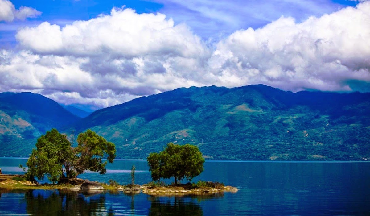 https://mdw-travel-data-us-east-1.s3.amazonaws.com/img/country/Indonesia/Singkarak-Lake/img_01.jpg