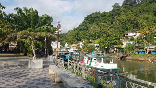 https://mdw-travel-data-us-east-1.s3.amazonaws.com/img/country/Indonesia/Siti-Nurbaya-Bridge-Type-Breakwater/img_02.jpg