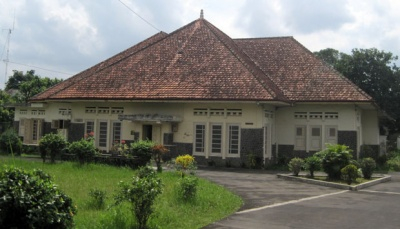 https://mdw-travel-data-us-east-1.s3.amazonaws.com/img/country/Indonesia/Soekarnos-House/img_01.jpg