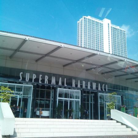https://mdw-travel-data-us-east-1.s3.amazonaws.com/img/country/Indonesia/Supermall-Karawaci/img_02.jpg