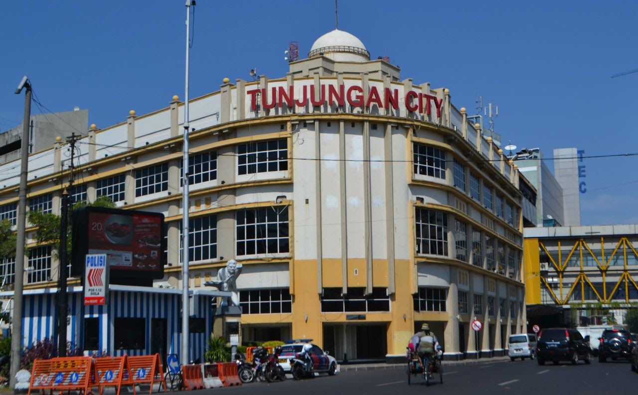 https://mdw-travel-data-us-east-1.s3.amazonaws.com/img/country/Indonesia/Surabaya-Museum/img_01.jpg