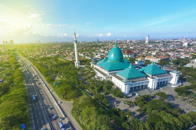 https://mdw-travel-data-us-east-1.s3.amazonaws.com/img/country/Indonesia/Surabaya-Town-Square--Sutos-/img_02.jpg