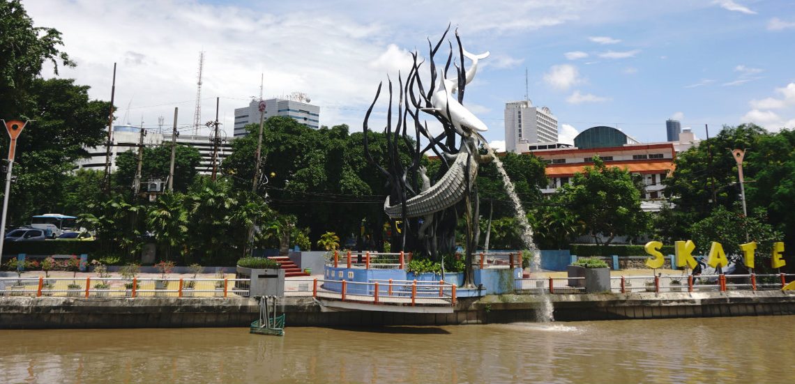 https://mdw-travel-data-us-east-1.s3.amazonaws.com/img/country/Indonesia/Surabaya-Town-Square-Sutos/img_00.jpg