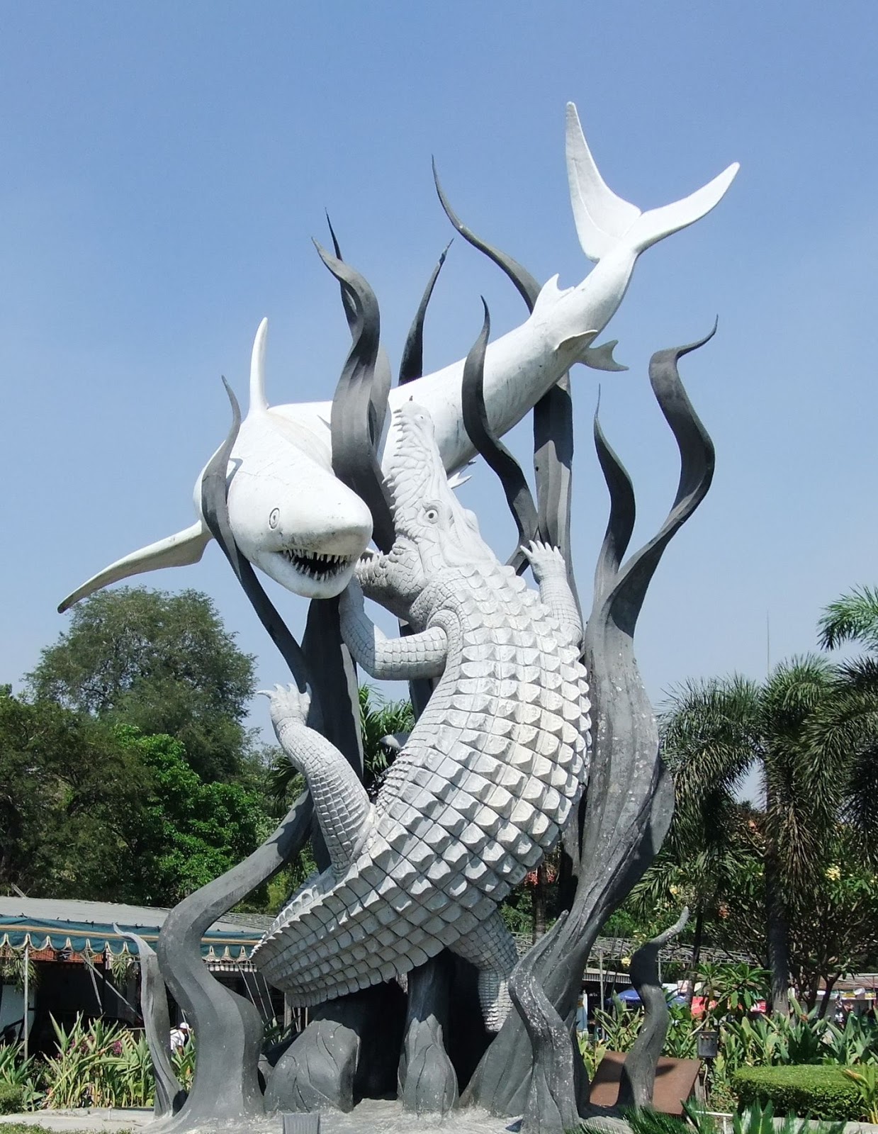 https://mdw-travel-data-us-east-1.s3.amazonaws.com/img/country/Indonesia/Surabaya-Zoo/img_01.jpg