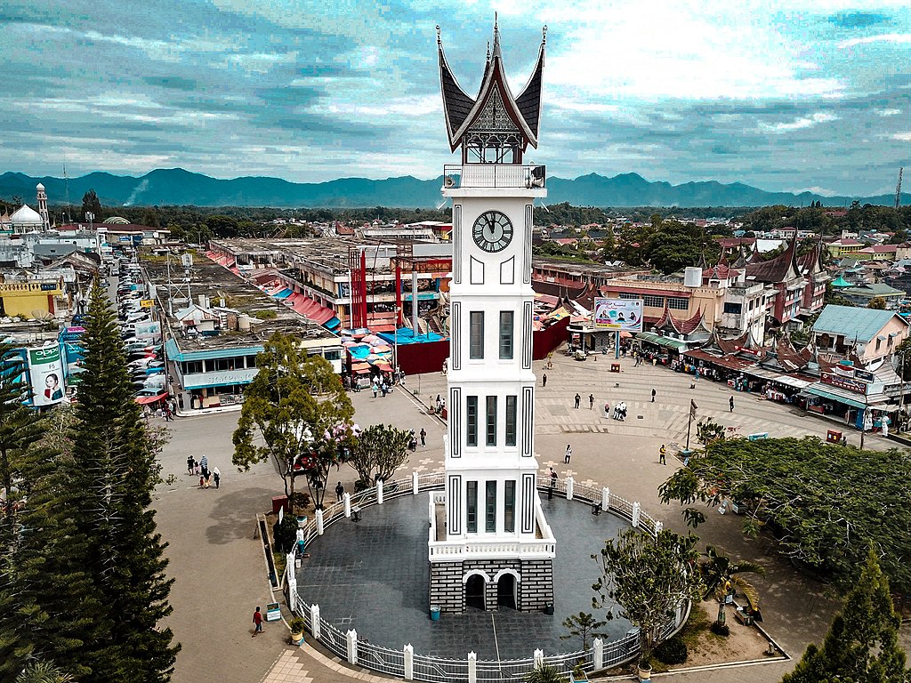 https://mdw-travel-data-us-east-1.s3.amazonaws.com/img/country/Indonesia/Tabek-Gadang/img_01.jpg