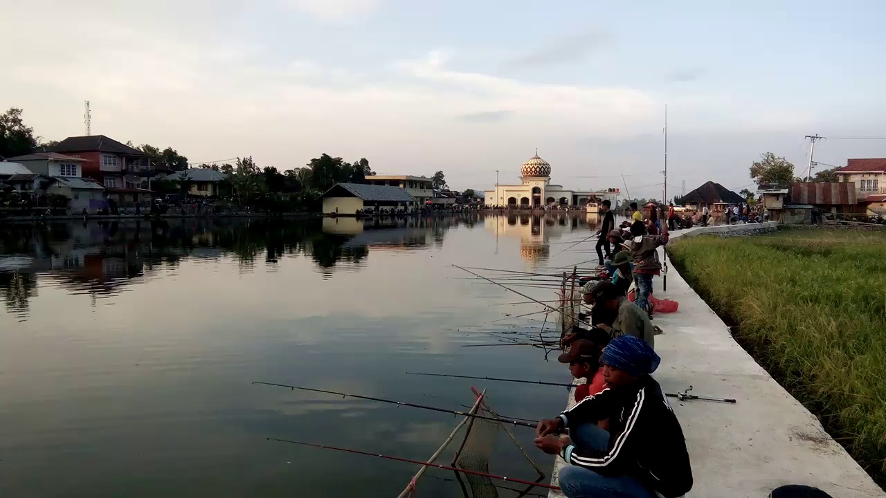 https://mdw-travel-data-us-east-1.s3.amazonaws.com/img/country/Indonesia/Tabek-Gadang/img_03.jpg