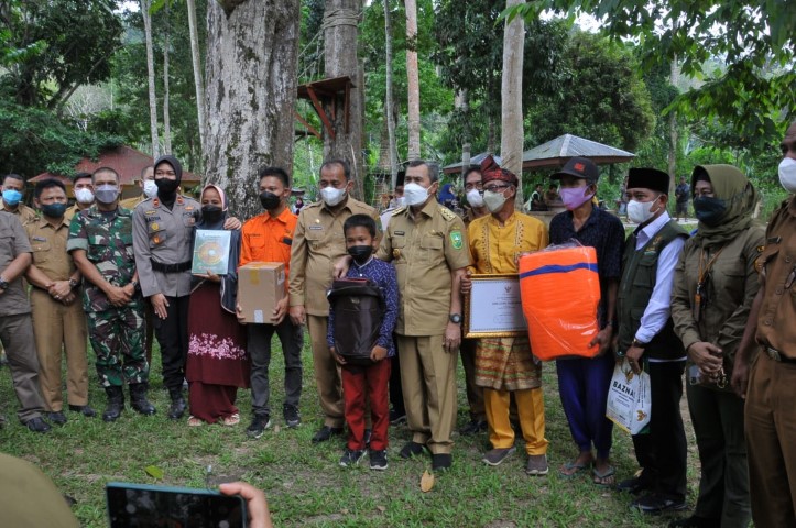 https://mdw-travel-data-us-east-1.s3.amazonaws.com/img/country/Indonesia/Talang-Mamak/img_03.jpg