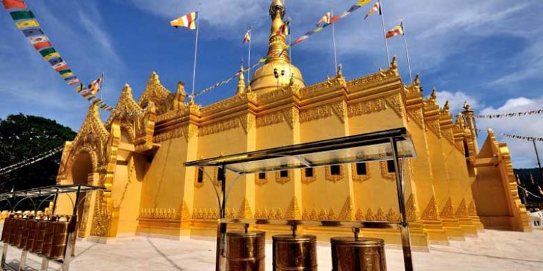 https://mdw-travel-data-us-east-1.s3.amazonaws.com/img/country/Indonesia/Taman-Alam-Lumbini/img_02.jpg