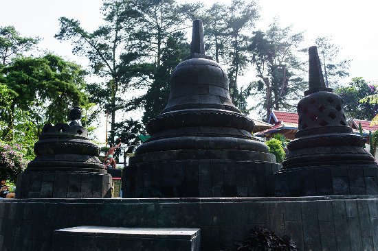 https://mdw-travel-data-us-east-1.s3.amazonaws.com/img/country/Indonesia/Taman-Balekambang/img_01.jpg