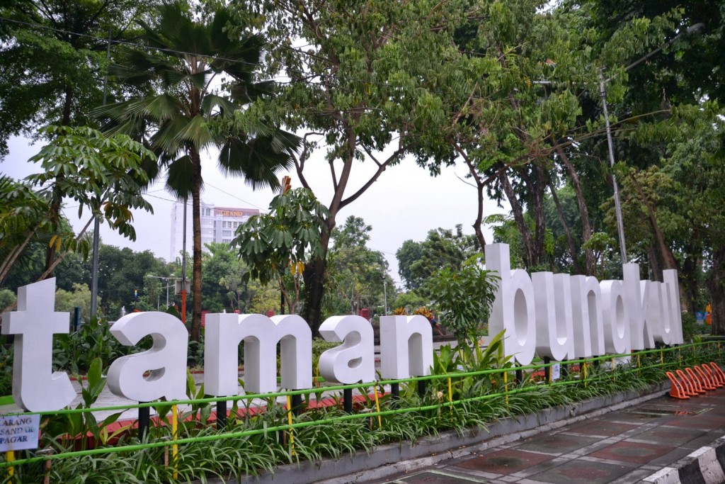 https://mdw-travel-data-us-east-1.s3.amazonaws.com/img/country/Indonesia/Taman-Bungkul/img_02.jpg