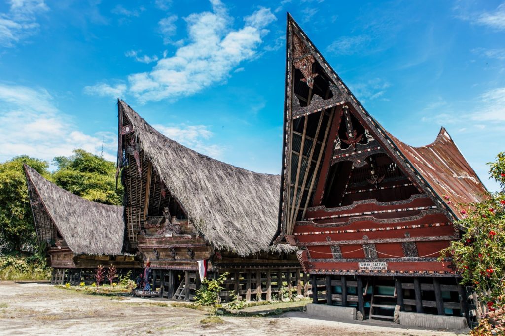 https://mdw-travel-data-us-east-1.s3.amazonaws.com/img/country/Indonesia/Taman-Huta-Bolon-Simanindo/img_01.jpg