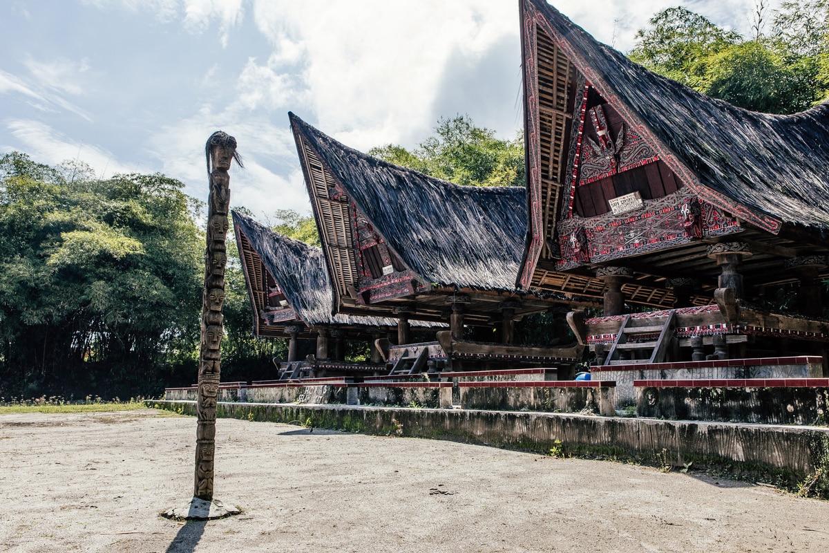 https://mdw-travel-data-us-east-1.s3.amazonaws.com/img/country/Indonesia/Taman-Huta-Bolon-Simanindo/img_03.jpg