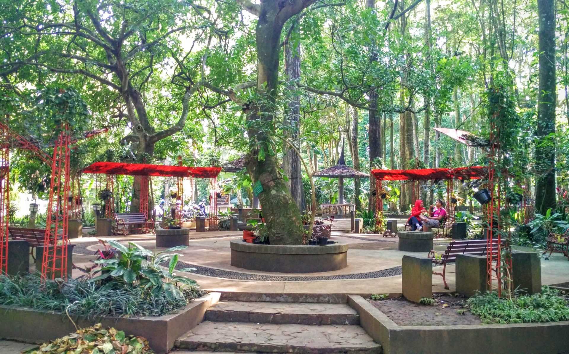 https://mdw-travel-data-us-east-1.s3.amazonaws.com/img/country/Indonesia/Taman-Hutan-Raya-Ir-H-Djuanda/img_02.jpg