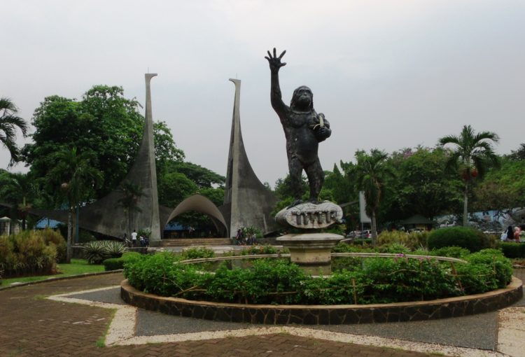 https://mdw-travel-data-us-east-1.s3.amazonaws.com/img/country/Indonesia/Taman-Margasatwa-Ragunan/img_01.jpg