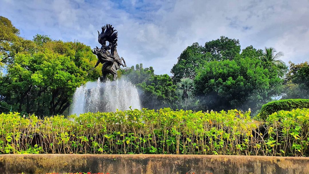 https://mdw-travel-data-us-east-1.s3.amazonaws.com/img/country/Indonesia/Taman-Suropati/img_01.jpg