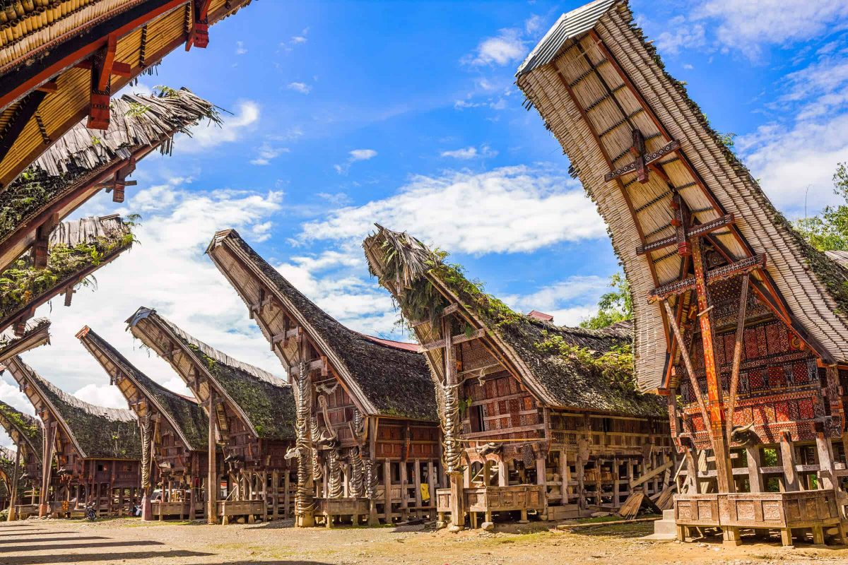 https://mdw-travel-data-us-east-1.s3.amazonaws.com/img/country/Indonesia/Tana-Toraja/img_01.jpg