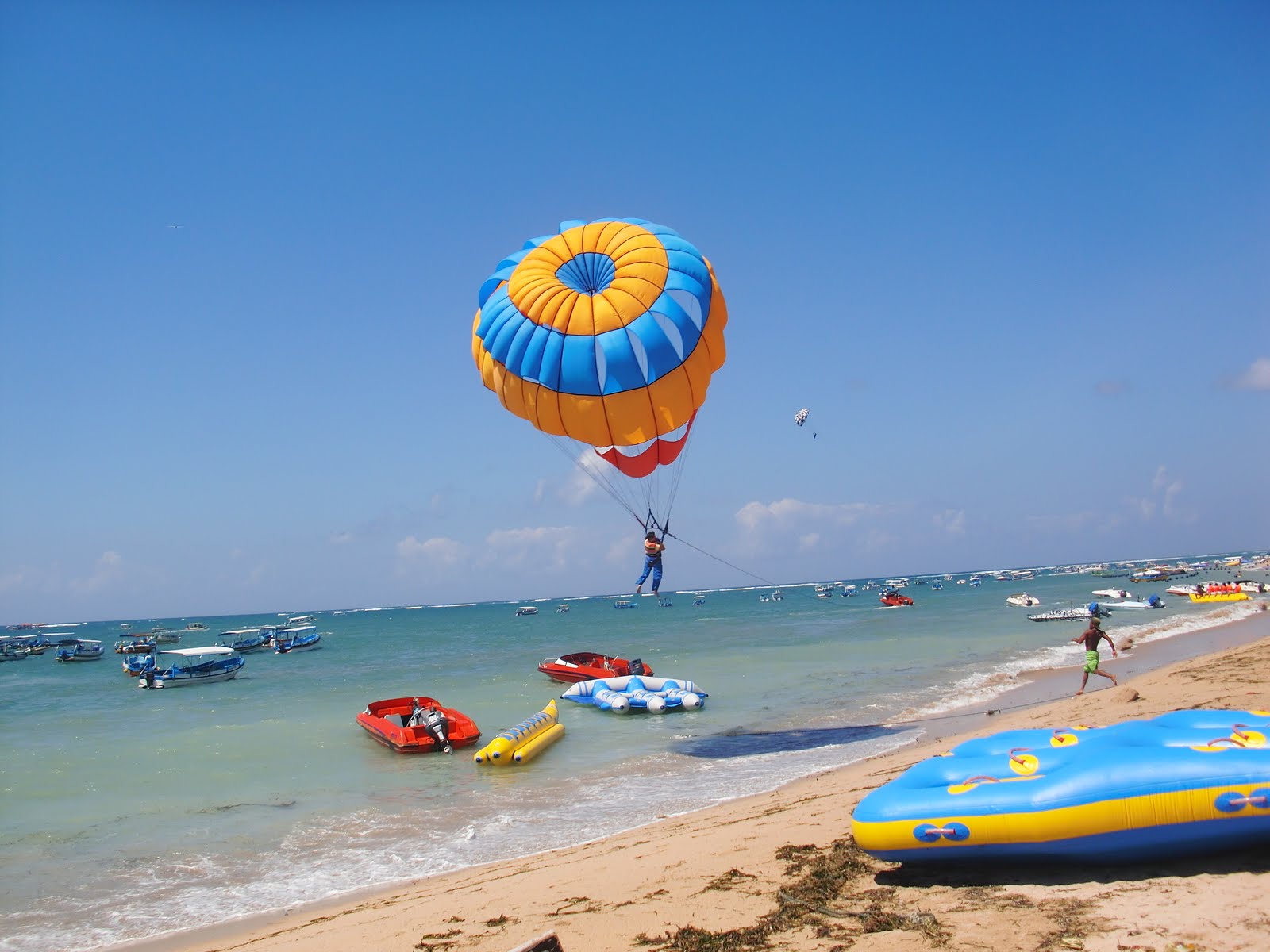 https://mdw-travel-data-us-east-1.s3.amazonaws.com/img/country/Indonesia/Tanjung-Benoa-Beach/img_02.jpg