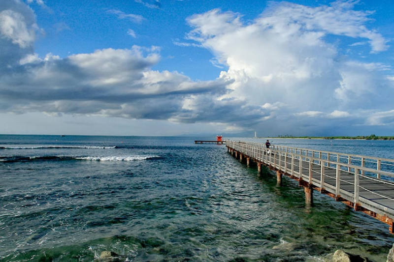 https://mdw-travel-data-us-east-1.s3.amazonaws.com/img/country/Indonesia/Tanjung-Lesung-Beach/img_02.jpg