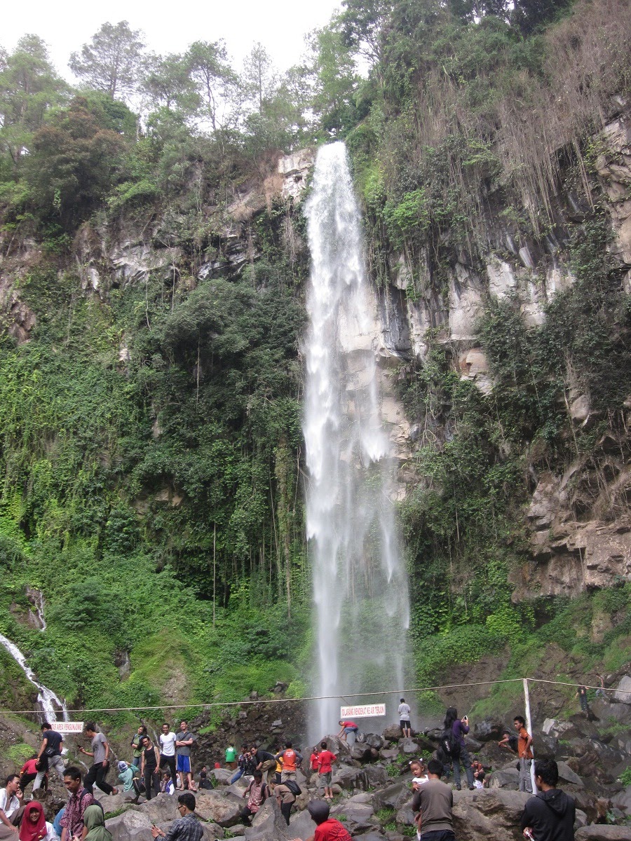 https://mdw-travel-data-us-east-1.s3.amazonaws.com/img/country/Indonesia/Tawangmangu/img_04.jpg