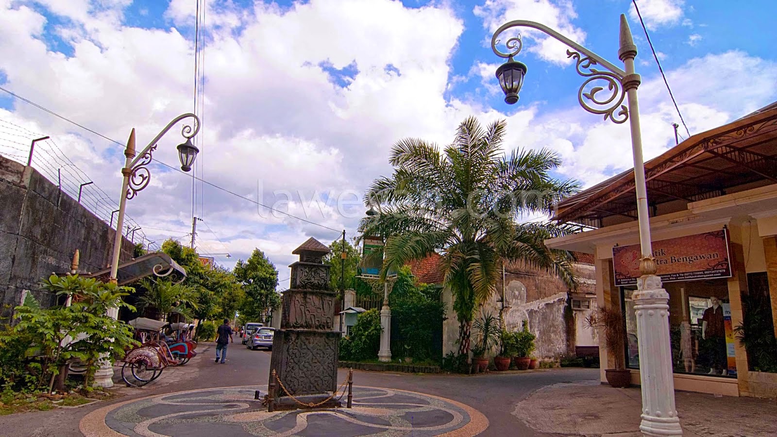 https://mdw-travel-data-us-east-1.s3.amazonaws.com/img/country/Indonesia/The-Village-Kampoeng-Batik-Laweyan/img_02.jpg