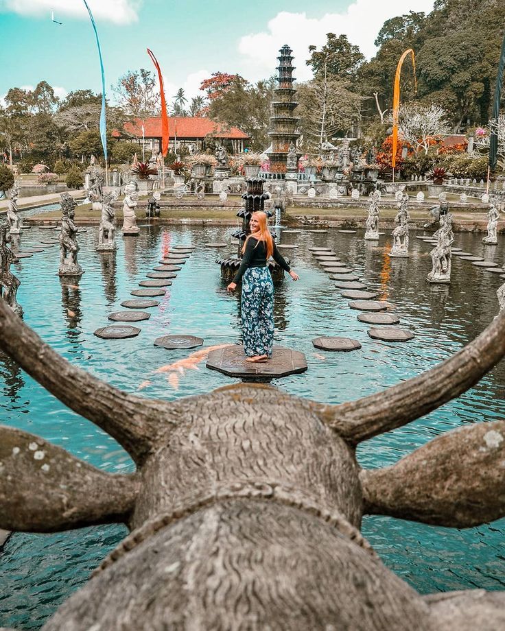 https://mdw-travel-data-us-east-1.s3.amazonaws.com/img/country/Indonesia/Tirta-Gangga/img_02.jpg