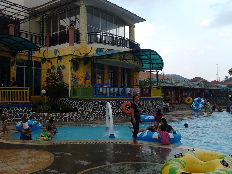 https://mdw-travel-data-us-east-1.s3.amazonaws.com/img/country/Indonesia/Tirtayasa-Waterboom/img_03.jpg