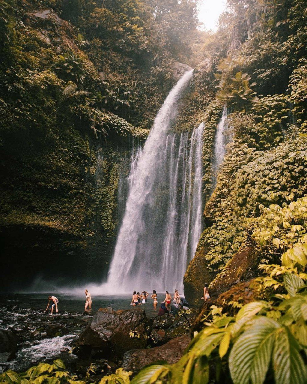 https://mdw-travel-data-us-east-1.s3.amazonaws.com/img/country/Indonesia/Tiu-Kelep-Waterfall/img_02.jpg