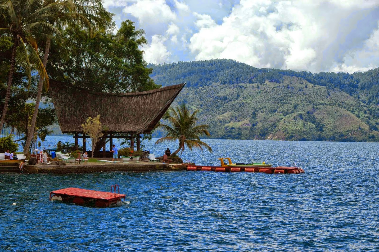 https://mdw-travel-data-us-east-1.s3.amazonaws.com/img/country/Indonesia/Toba-Lake/img_02.jpg