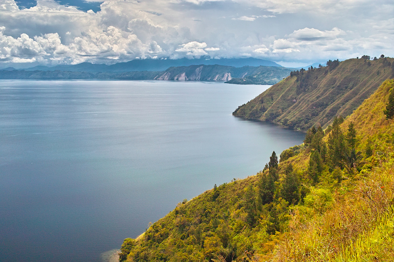 https://mdw-travel-data-us-east-1.s3.amazonaws.com/img/country/Indonesia/Tobaa-Palasee/img_00.jpg