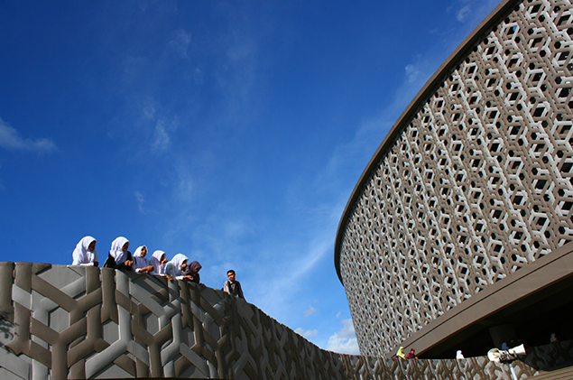 https://mdw-travel-data-us-east-1.s3.amazonaws.com/img/country/Indonesia/Tsunami-Museum/img_03.jpg