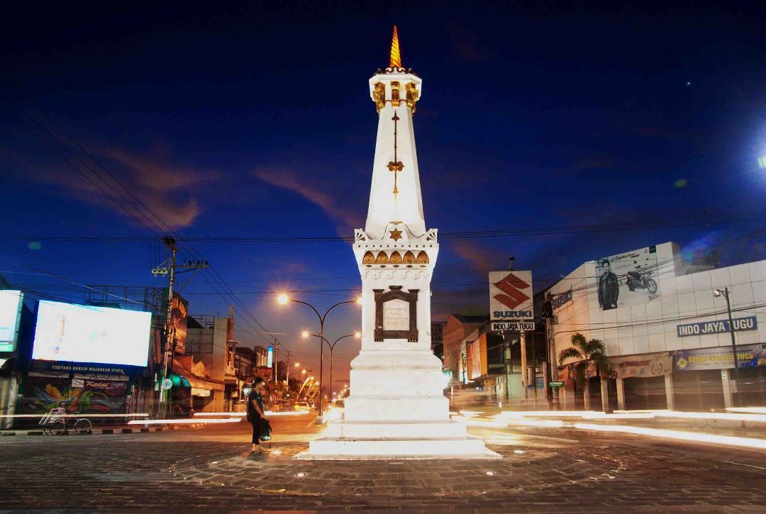 https://mdw-travel-data-us-east-1.s3.amazonaws.com/img/country/Indonesia/Tugu-Adipura/img_02.jpg