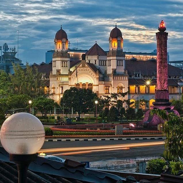 https://mdw-travel-data-us-east-1.s3.amazonaws.com/img/country/Indonesia/Tugu-Muda/img_02.jpg
